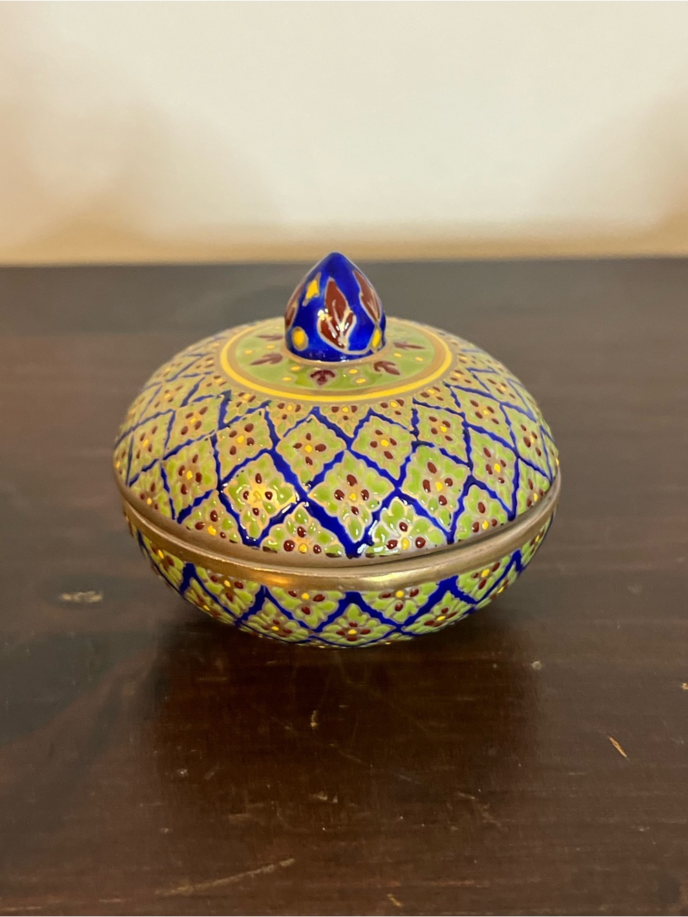 Thai Benjarong hand painted porcelain box jewelry trinket 2.5"
